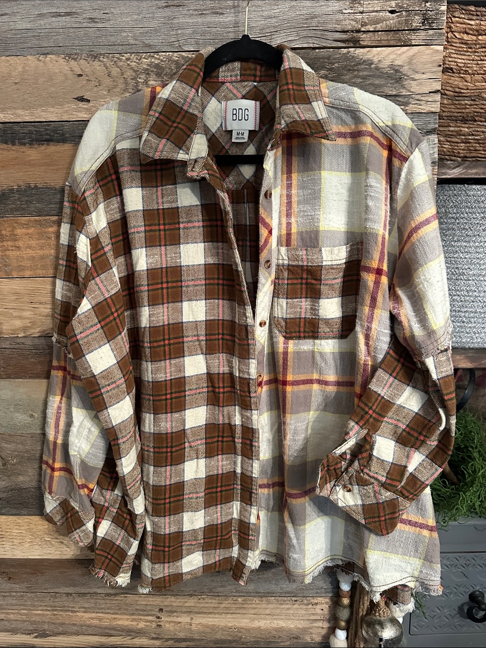 BDG Brown and Cream Plaid Button-Down flannel - Picture 1 of 6